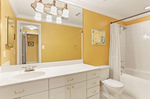 5615 Chemin De Vie, Atlanta GA 30342-2577 exterior