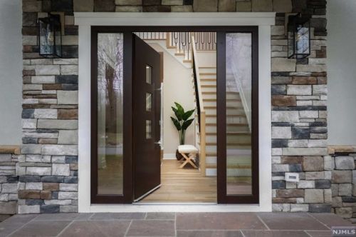 69 Grandview Ave, Upper Saddle River NJ 07458-2127 exterior