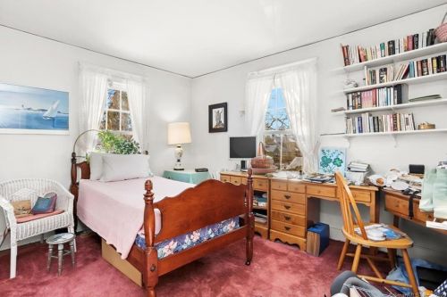 31 Ohio Ave, Norwalk CT 06851-2724 exterior