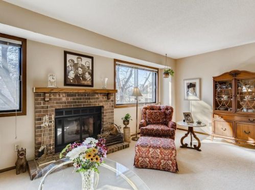 199 Bridlewood Dr, Saint Paul MN 55119-4669 exterior