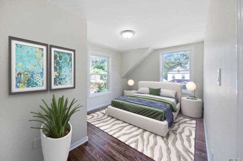 71 8 Ave, Huntington Station NY 11746-2210 exterior