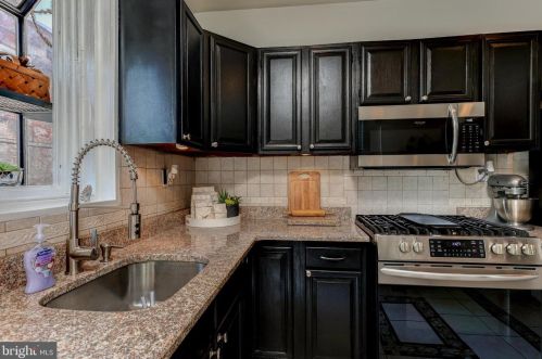 5412 Cedar Ave, Philadelphia PA 19143-1952 exterior