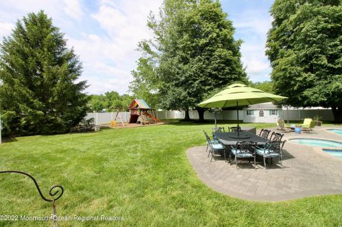 89 Double Crk Pkwy, East Freehold NJ 07728-3014 exterior