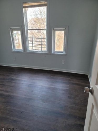 100 7th St, Newark NJ  07107-2002 exterior