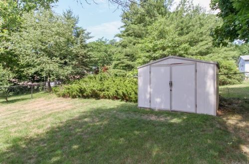 7 Shelley Rd, Poughkeepsie NY 12603-5639 exterior