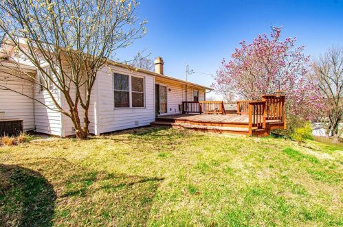 1242 Hyannis Dr, Saint Louis MO 63146-4639 exterior