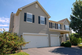 2766 Vicksburg Ln, Aurora, IL 60503-6470