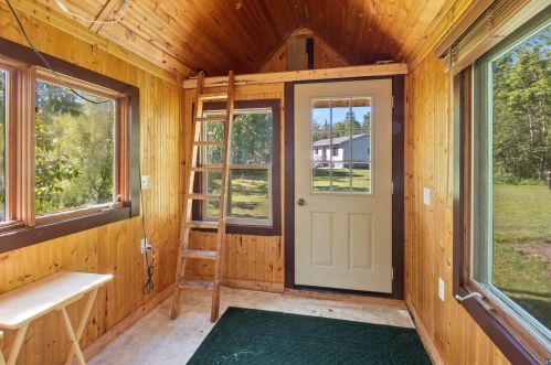 5493 Old Hwy 61, Duluth MN 55810-2116 exterior