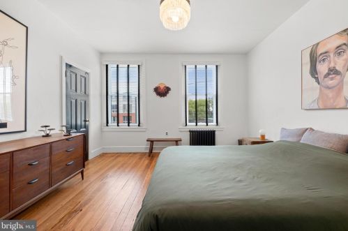 526 Girard Ave, Philadelphia PA 19130-1617 exterior