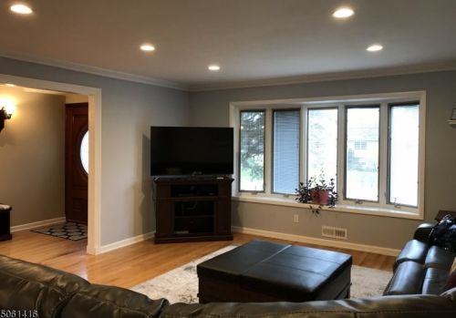 15 Blackstone Dr, Livingston NJ  07039-1823 exterior