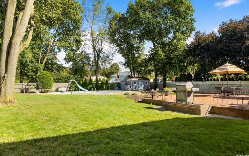 26 Dryden Way, Commack NY 11725-1927 exterior