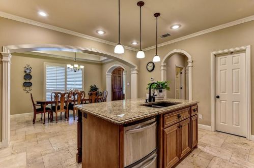 1757 Woodlake Rd, Denison TX 75021-8020 exterior