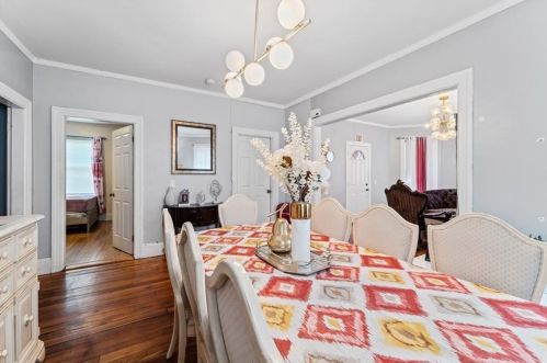 91 Peace St, Providence RI 02907-1550 exterior