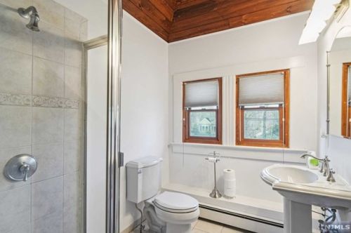 137 Haworth Dr, Haworth NJ 07641-1540 exterior