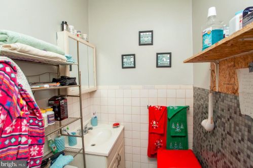 7316 Frankford Ave, Philadelphia PA 19135-3405 exterior