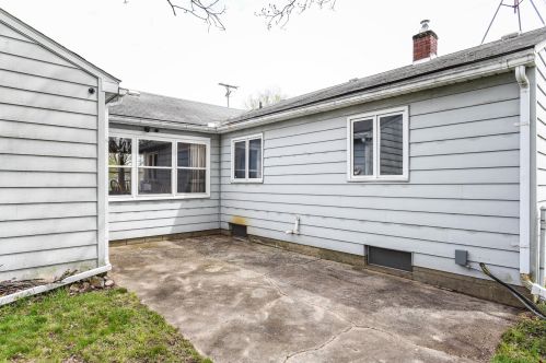 1901 Junction Ave, Kalamazoo MI  49048-1622 exterior