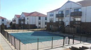 5237 20th Ter, Topeka KS  66604-3747 exterior