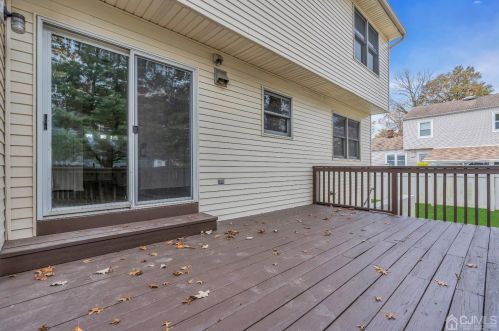 4 Rockoff Ct, Edison NJ  08837-3000 exterior