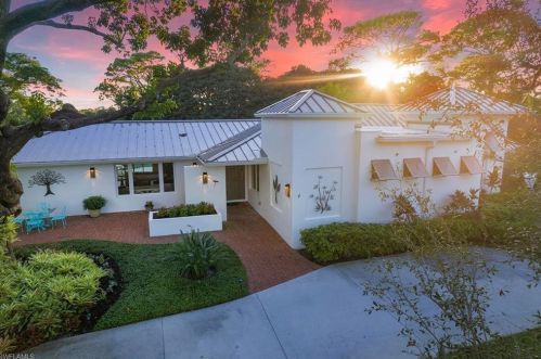 44 Cajeput Dr, Naples FL 34108-2611 exterior