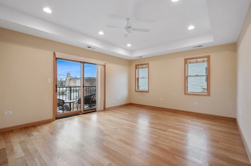 2712 Bryn Mawr Ave, Chicago IL 60659-4414 exterior