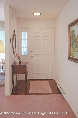 22 Woodstock Ln, Lakehurst, NJ 08759-6614