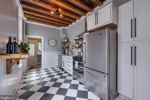 564 Plum St, Lancaster PA 17602-2349 exterior