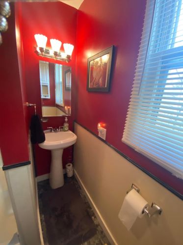 225 Jefferson St, Lowell MI 49331-1120 exterior