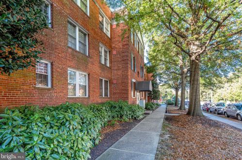 602 Bashford Ln, Alexandria, VA 22314-1193