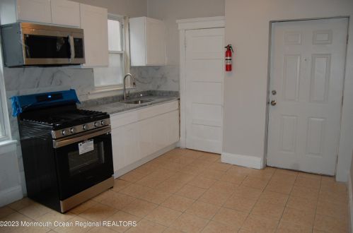 345 Elm St, Perth Amboy NJ  08861-4015 exterior