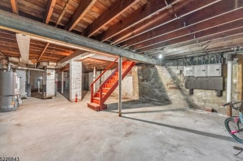 179 Midland Pl, Newark NJ 07106-3310 exterior