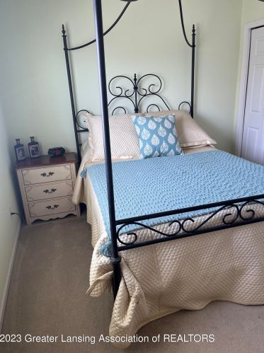 2954 Marfitt Rd, East Lansing MI 48823-6355 exterior