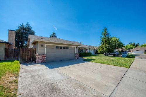 3927 Paula Ct, Turlock CA  95382-8507 exterior