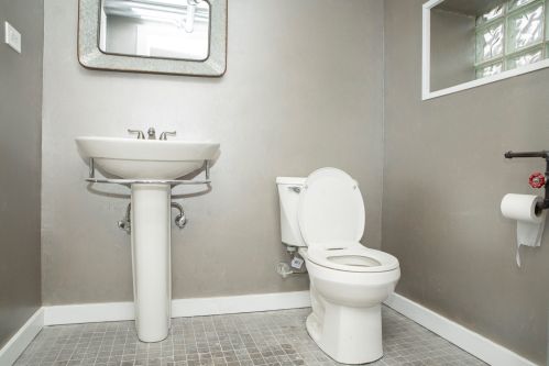 8058 Morgan St, Chicago IL 60643-3828 exterior