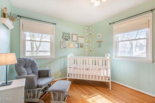 1953 Evergreen St, Grand Rapids MI 49506-4141 exterior