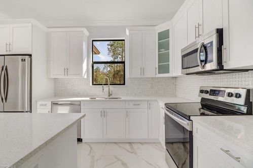 2923 27 Ave, Naples FL 34116-7607 exterior