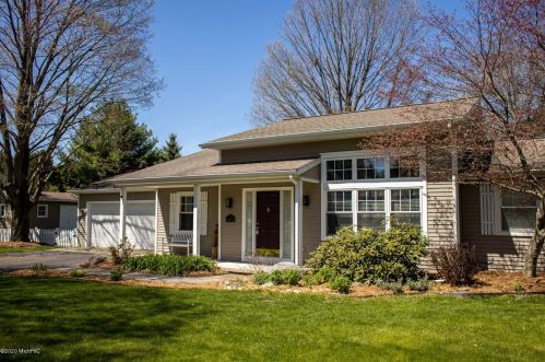 3031 Thorncrest Dr, Grand Rapids, MI 49546-7346