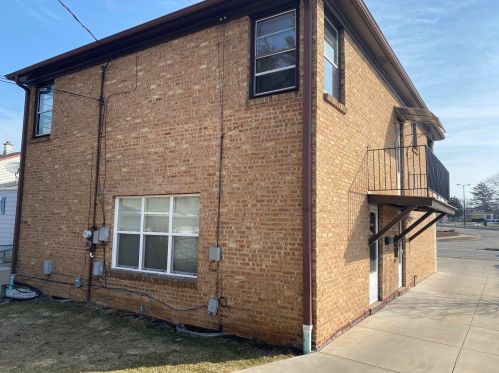 2575 76th St, Milwaukee, WI 53219-2456