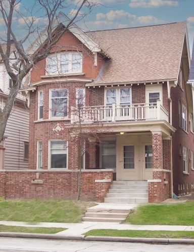 2837 Downer Ave, Milwaukee WI 53211-3756 exterior