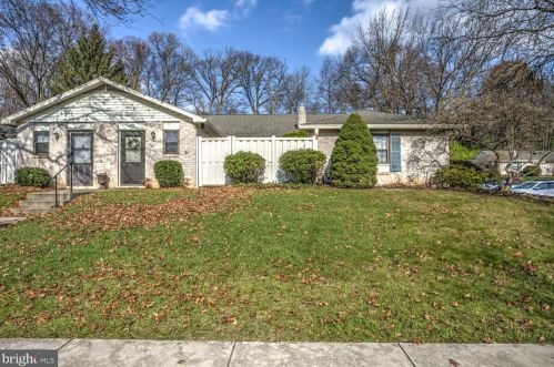 407 Valleybrook Dr, Lancaster PA 17601-4612 exterior