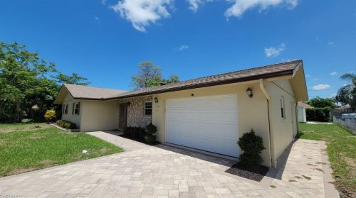109 Kirtland Dr, Naples FL  34110-1315 exterior