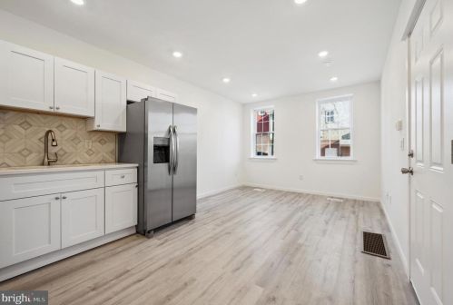 1946 5th St, Philadelphia, PA 19122-2123