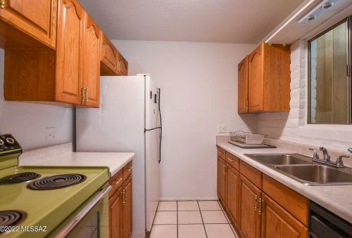 2878 Calle Del Huerto, Tucson AZ 85741-3415 exterior