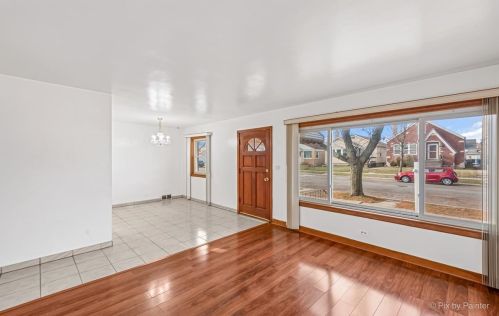 5431 Newcastle Ave, Chicago IL 60638-2303 exterior