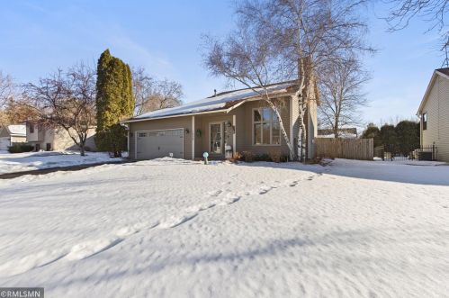 1058 Briar Crk Rd, Saint Paul MN 55123-1515 exterior