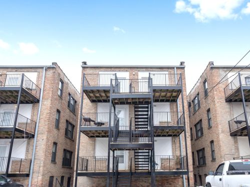 6009 Michigan Ave, Chicago IL 60637-2117 exterior