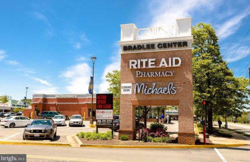 4550 Strutfield Ln, Alexandria VA 22311-4965 exterior