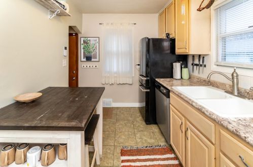 690 Glenbrook Ave, Saint Paul MN 55128-7405 exterior