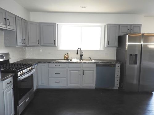 2713 Dana Ave, Waukegan IL 60087-3534 exterior