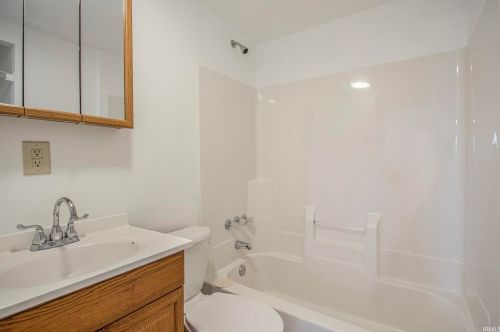 13568 Day Rd, Mishawaka IN 46545-4730 exterior