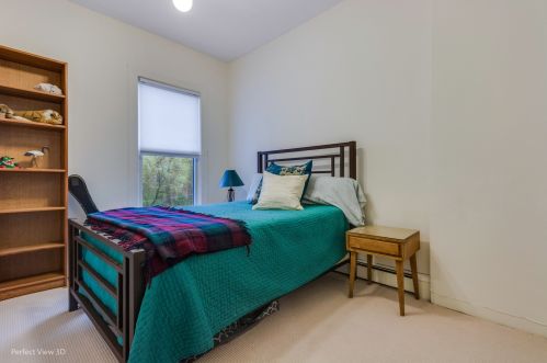 5533 Dorchester Ave, Chicago IL 60637-1720 exterior